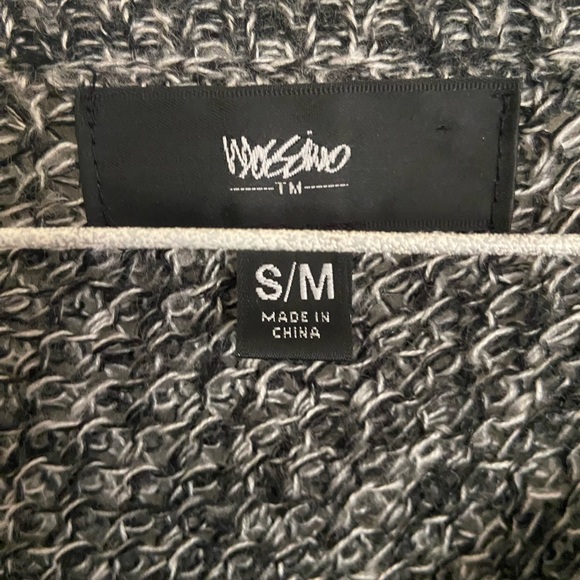 Poncho - Picture 2 of 3